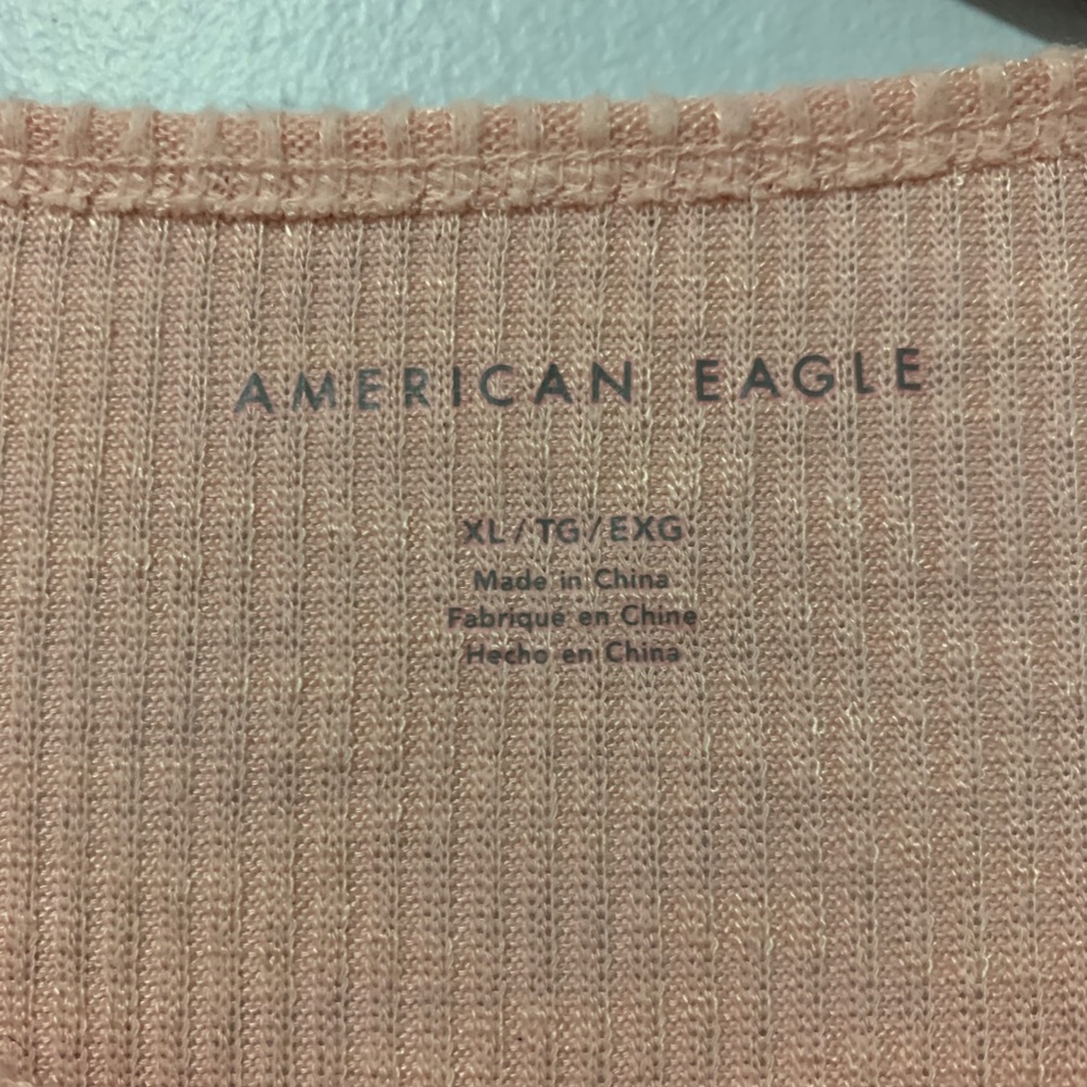 American Eagle tshirt